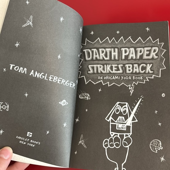 2 Pack: The Strange Case of Origami Yoda / Darth Paper Strikes Back - Picture 14 of 17